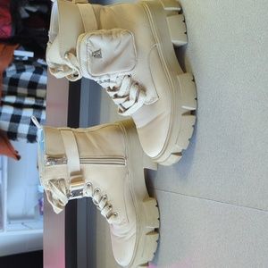 Steve Madden Size 6 Tan utility/combat type boots